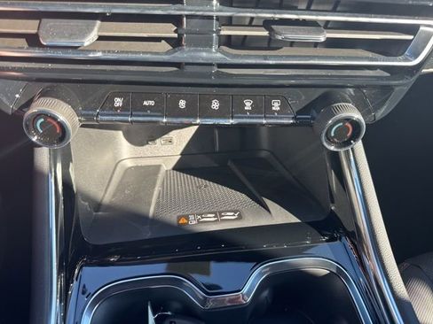 New 2026 Chevrolet Traverse Z71 w/ Enhanced Driving Package image 9