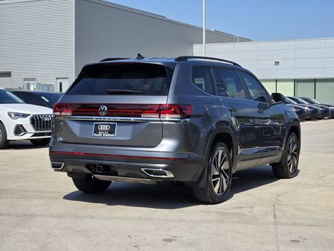 Used 2024 Volkswagen Atlas SE image 6