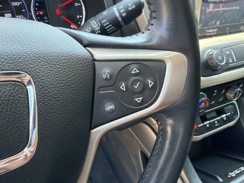 Used 2022 GMC Acadia Denali w/ Denali Ultimate Package AWD/4WD image 27
