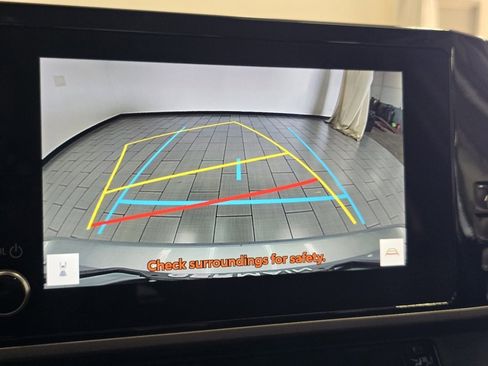 Certified 2025 Toyota Camry LE image 5