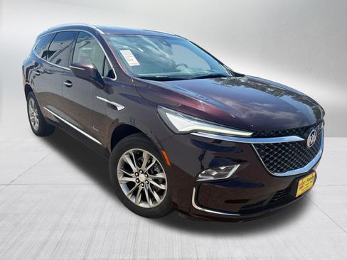 Used 2022 Buick Enclave Avenir w/ Avenir Technology Package AWD/4WD image 4