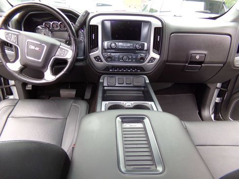 Used 2018 GMC Sierra 1500 SLT image 32