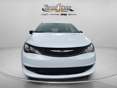 New 2026 Chrysler Voyager LX image 3