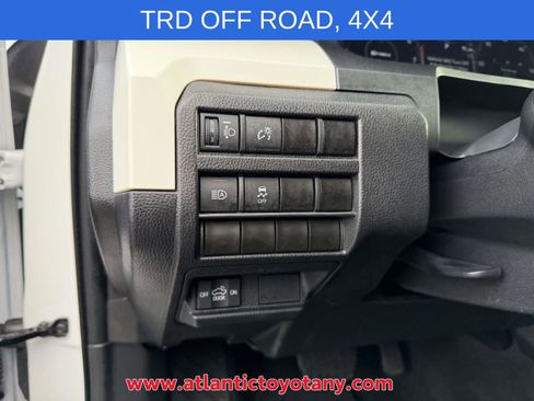 Certified 2024 Toyota Tacoma TRD Off-Road AWD/4WD image 22