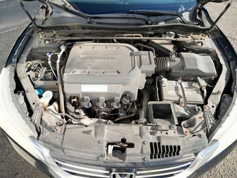 Used 2015 Honda Accord Touring image 16