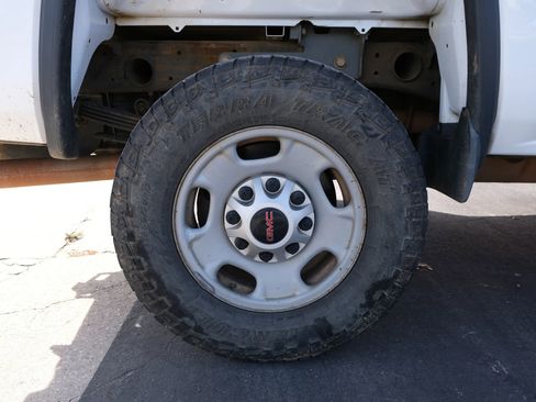 Used 2016 GMC Sierra 2500 2WD Crew Cab image 16