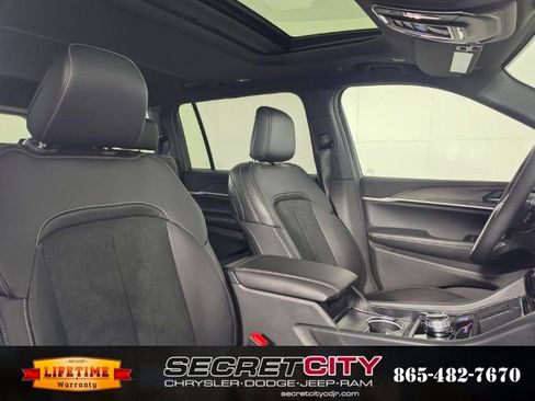 New 2026 Jeep Grand Cherokee L 4WD image 33