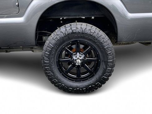 Used 2015 Ford F250 Lariat w/ Chrome Package image 32