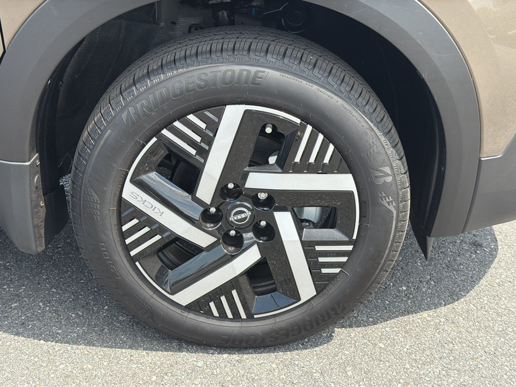 Used 2026 Nissan Kicks SV FWD image 33