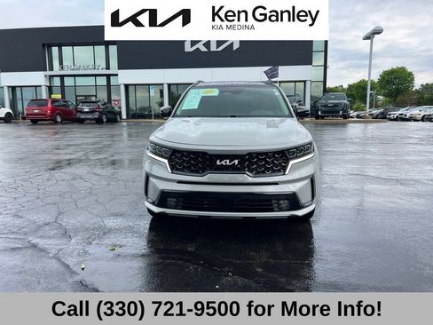 Certified 2022 Kia Sorento SX FWD image 2