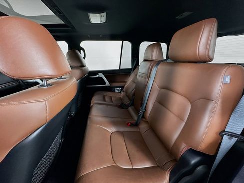 Certified 2020 Toyota Land Cruiser Base image 21