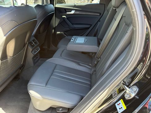 Used 2024 Audi Q5 e Premium Plus w/ Premium Plus Package AWD/4WD image 40