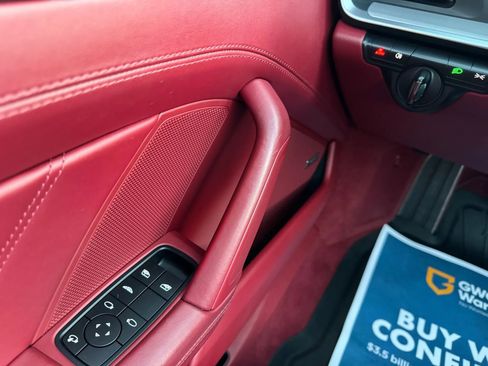 Used 2022 Porsche 911 Turbo S w/ 911 Turbo Sportdesign Package image 21