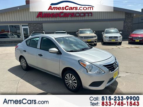 Used 2018 Nissan Versa S FWD image 1