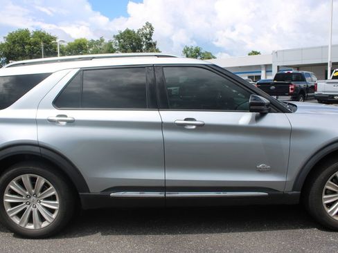 Used 2022 Ford Explorer King Ranch w/ Premium Technology Package RWD image 11