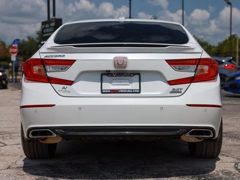 Used 2018 Honda Accord Touring image 10