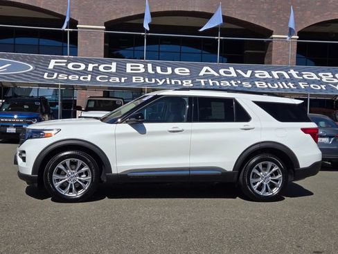 Certified 2024 Ford Explorer XLT w/ Equipment Group 202A AWD/4WD image 7