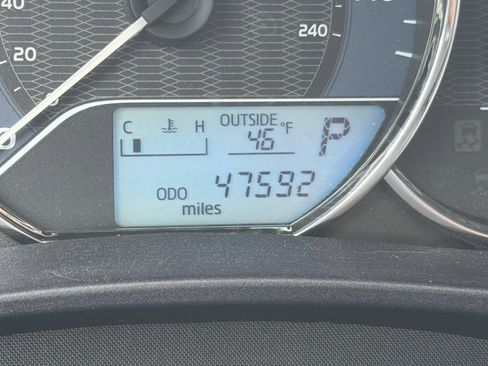 Used 2014 Toyota Corolla LE image 26