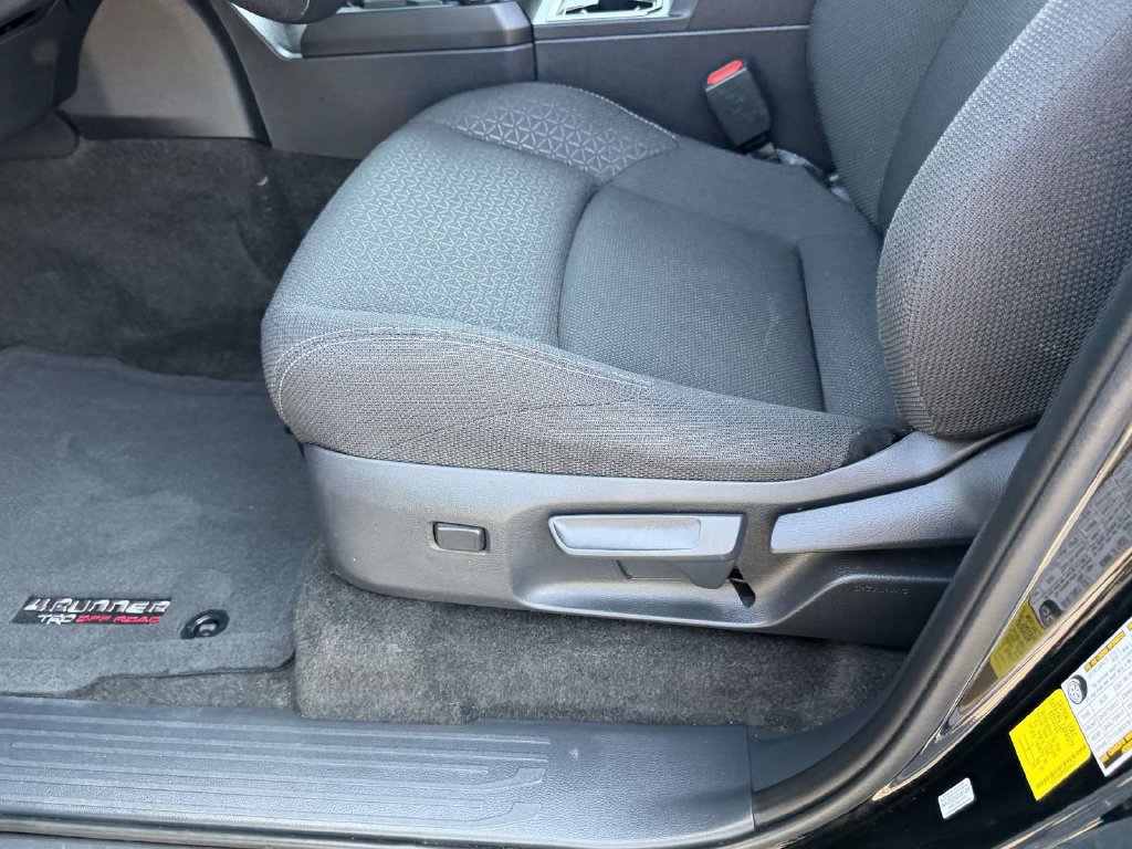 Certified 2025 Toyota 4Runner SR5 AWD/4WD image 18
