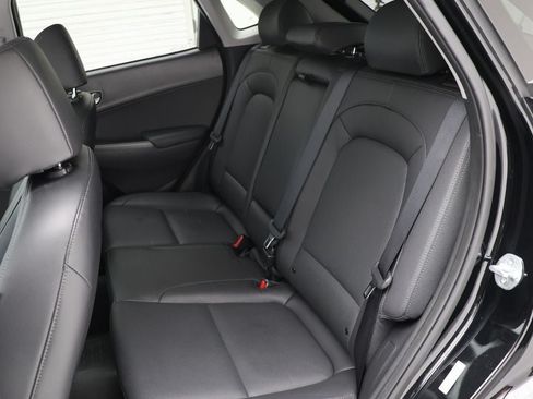 Used 2023 Hyundai Kona Limited AWD/4WD image 11