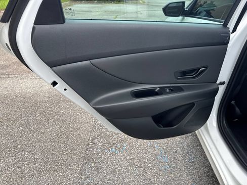 Used 2026 Hyundai Elantra Sport FWD image 21