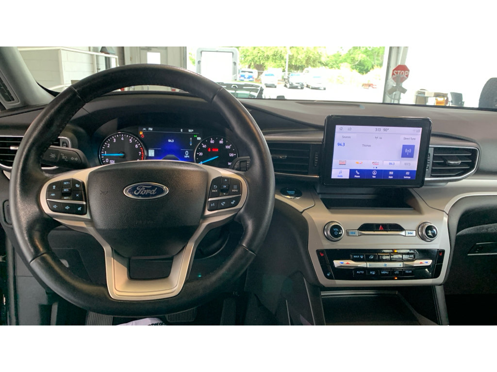 Used 2023 Ford Explorer XLT w/ Equipment Group 202A AWD/4WD image 17