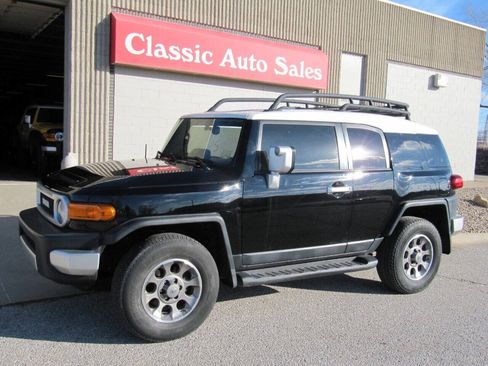 Used 2012 Toyota FJ Cruiser 4WD w/ Upgrade Pkg image 10