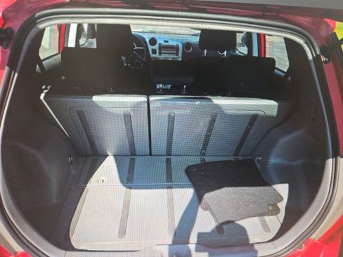 Used 2010 Toyota Matrix FWD image 12