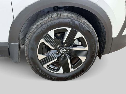 Certified 2025 Nissan Kicks SV image 9