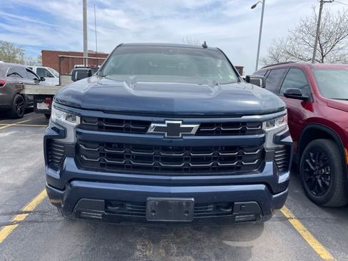 Used 2022 Chevrolet Silverado 1500 RST AWD/4WD image 2