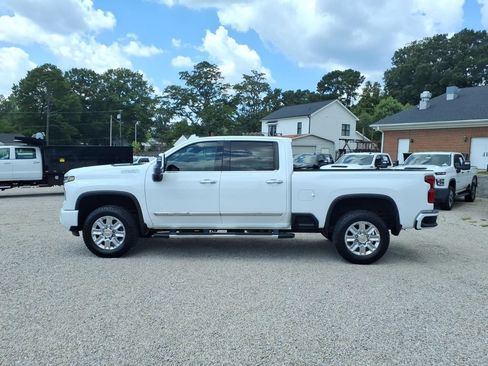 Used 2024 Chevrolet Silverado 2500 High Country w/ Technology Package AWD/4WD image 4