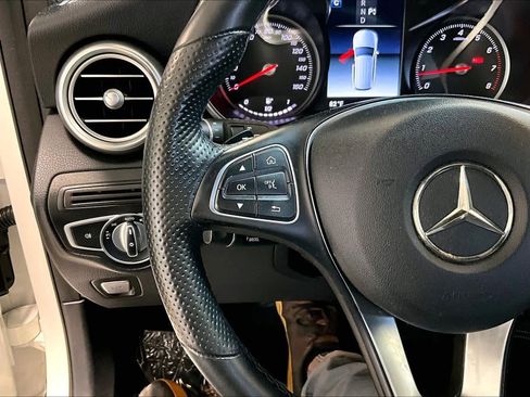 Used 2019 Mercedes-Benz GLC 300 4MATIC image 23