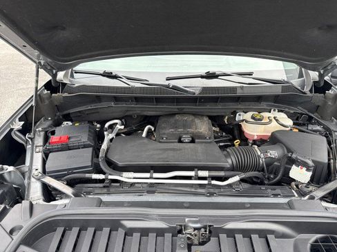 Used 2023 Chevrolet Silverado 1500 LT AWD/4WD image 30