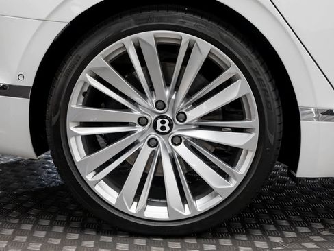 Used 2023 Bentley Flying Spur W12 image 61