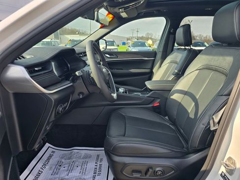New 2026 Jeep Grand Cherokee L Limited AWD/4WD image 13