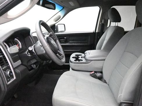 Used 2018 RAM 1500 Express AWD/4WD image 10