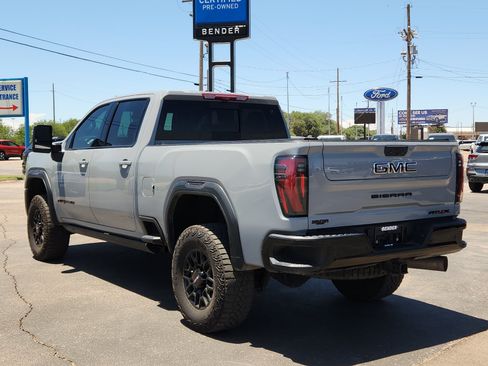 Used 2025 GMC Sierra 2500 AT4X AWD/4WD image 3