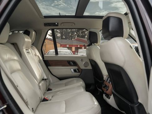 Used 2020 Land Rover Range Rover HSE image 16