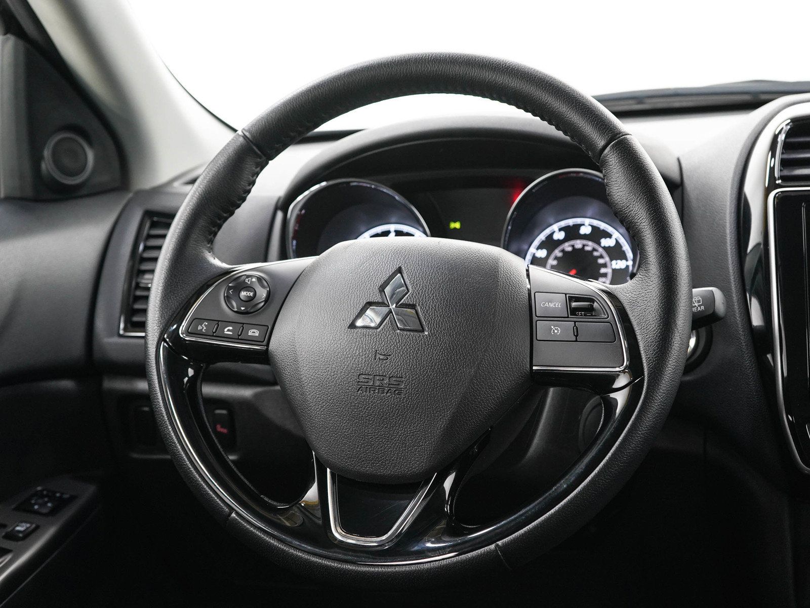 Used 2024 Mitsubishi Outlander Sport LE AWD/4WD image 16