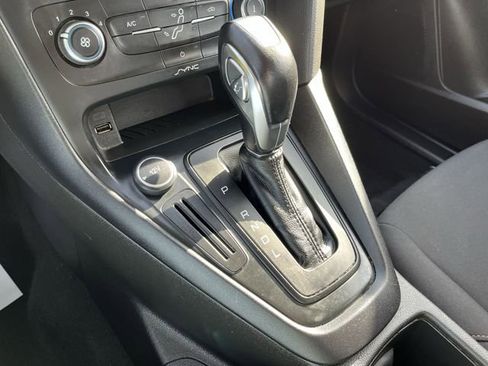 Used 2016 Ford Focus SE FWD image 21