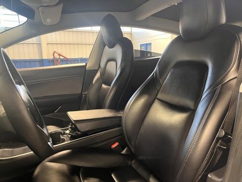 Used 2020 Tesla Model 3 Standard Range Plus image 22