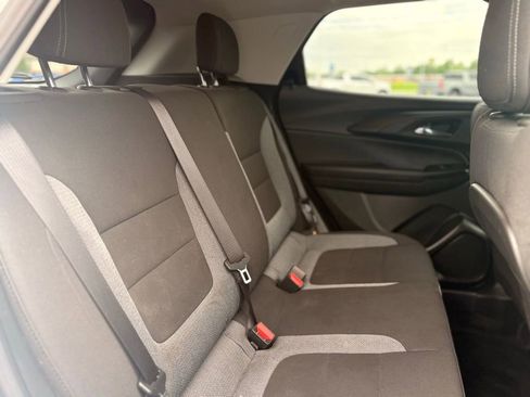 Used 2025 Chevrolet TrailBlazer LT FWD image 14