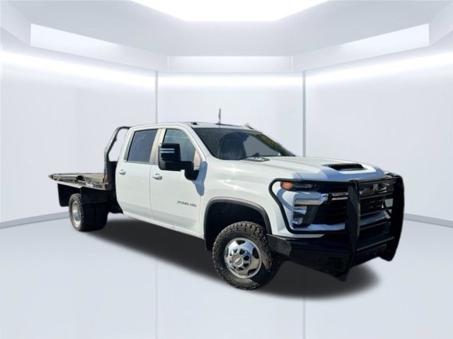 Used 2024 Chevrolet Silverado 3500 LT w/ Convenience Package AWD/4WD image 14