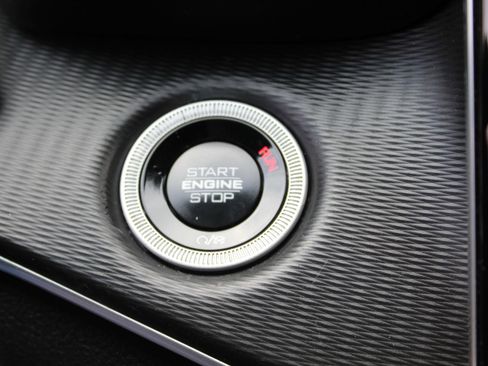 Used 2024 Jeep Grand Cherokee L Laredo image 41