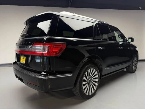 Used 2018 Lincoln Navigator Reserve w/ Technology Package AWD/4WD image 4