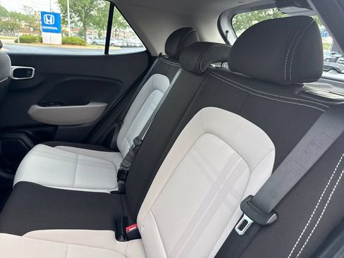 Certified 2023 Hyundai Venue SEL FWD image 19