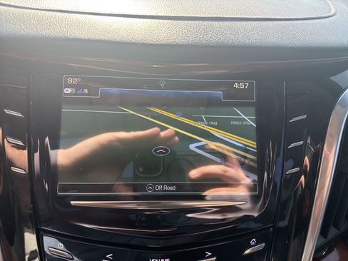 Used 2019 Cadillac Escalade Premium Luxury AWD/4WD image 18