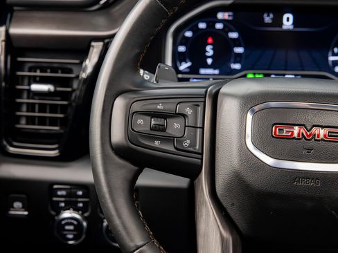 Used 2024 GMC Sierra 1500 AT4 w/ Technology Package AWD/4WD image 41