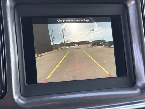 Used 2021 Dodge Challenger SXT image 4