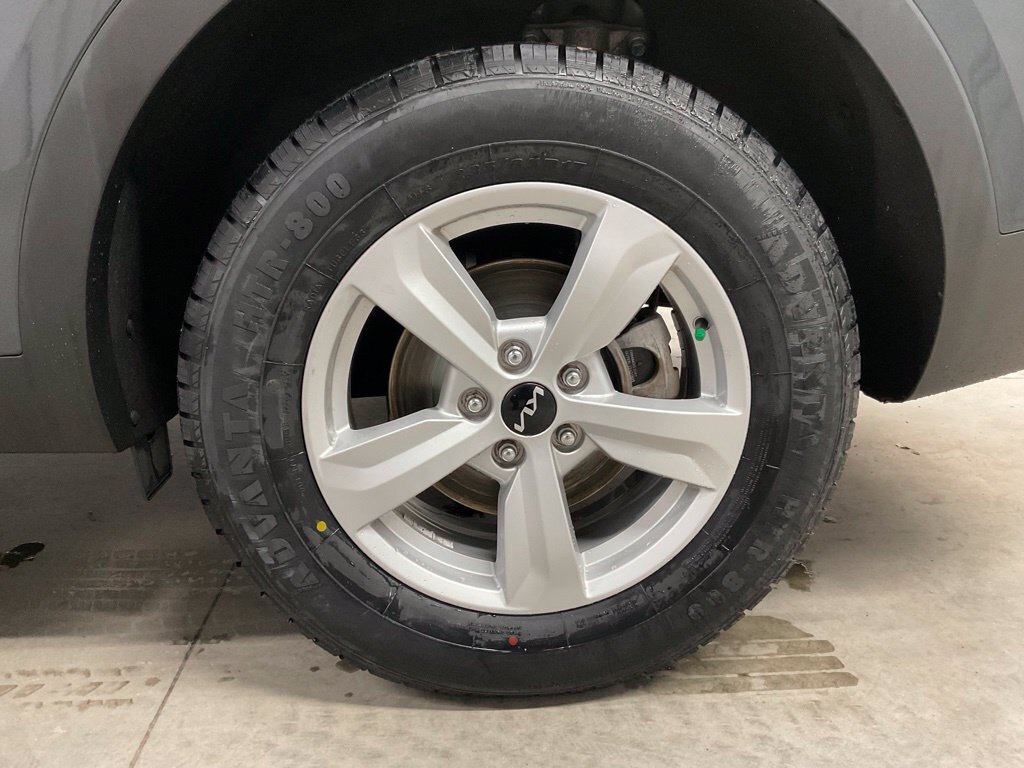 Used 2023 Kia Sorento LX AWD/4WD image 19